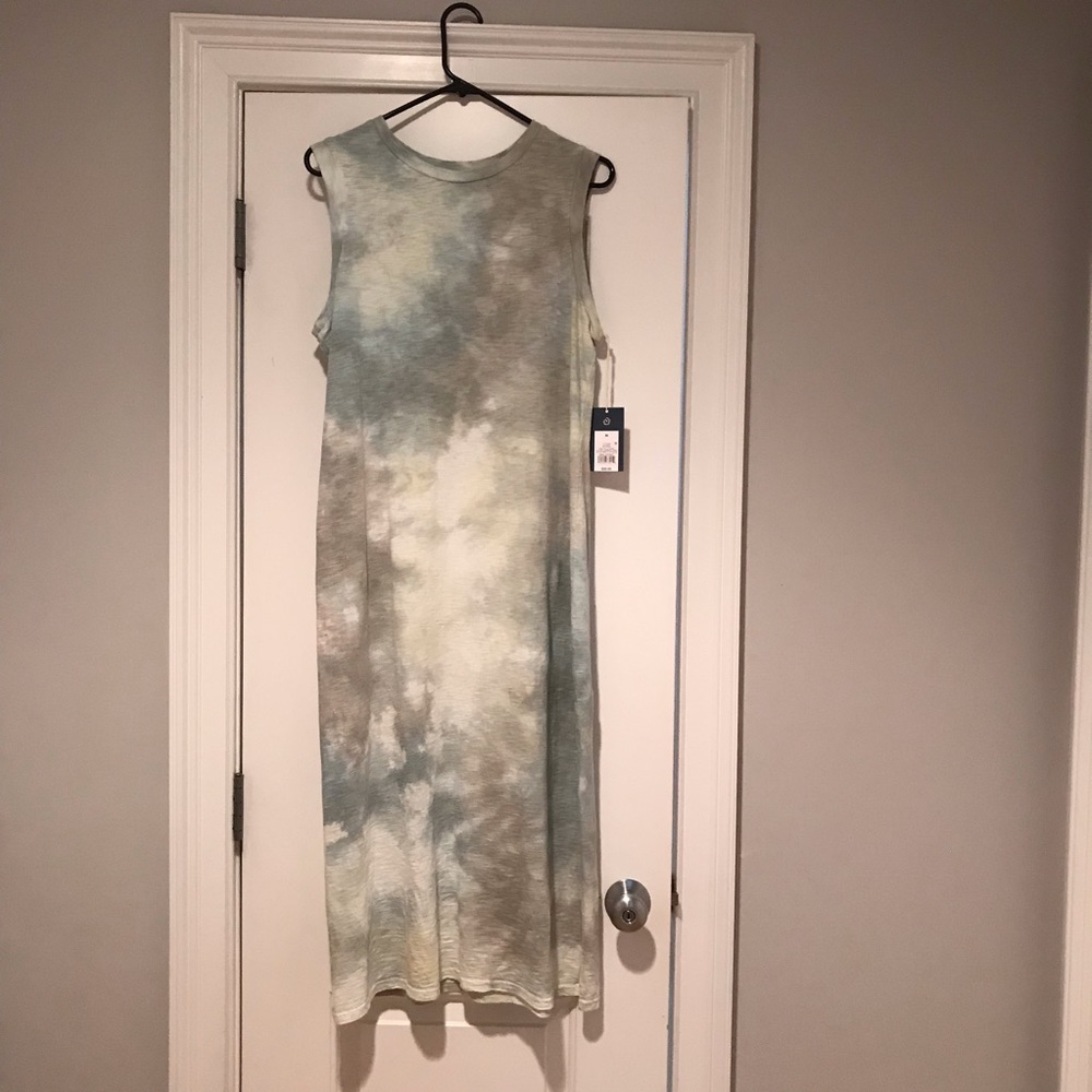 Sleeveless dress. Universal Thread. Blue tie-dye.